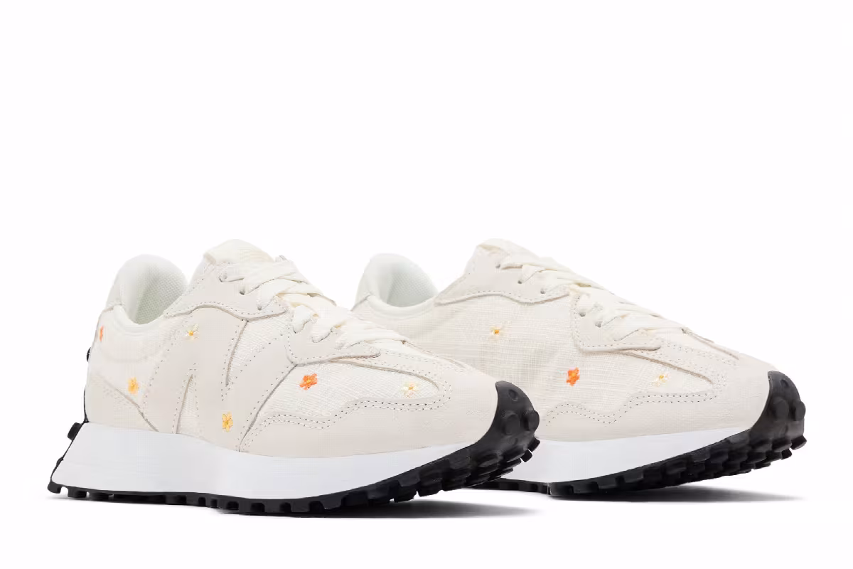 New Balance Women's 327 Sea Salt Floral Embroidery, view 9