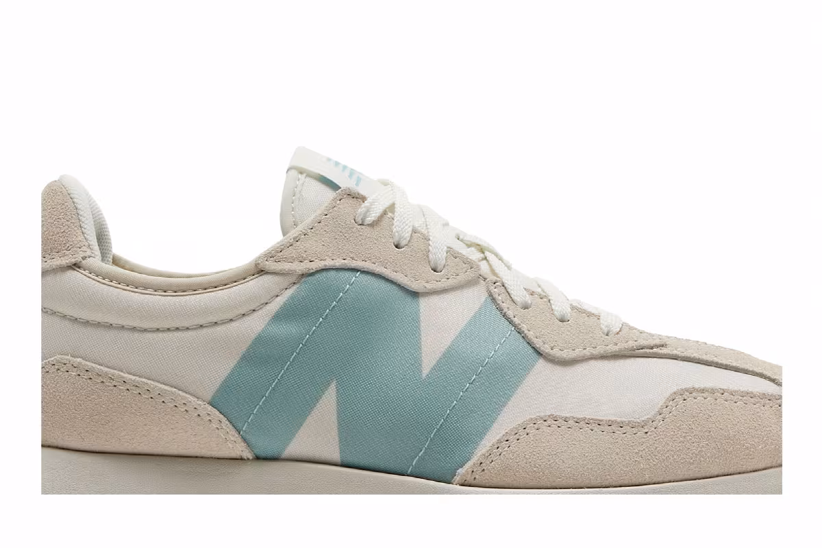 New Balance Women's 327 Moonbeam Storm Blue, view 3