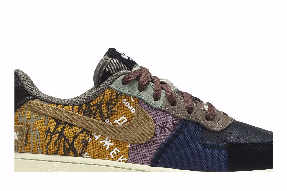 Travis Scott x Nike Air Force 1 Low PS Cactus Jack, view 3