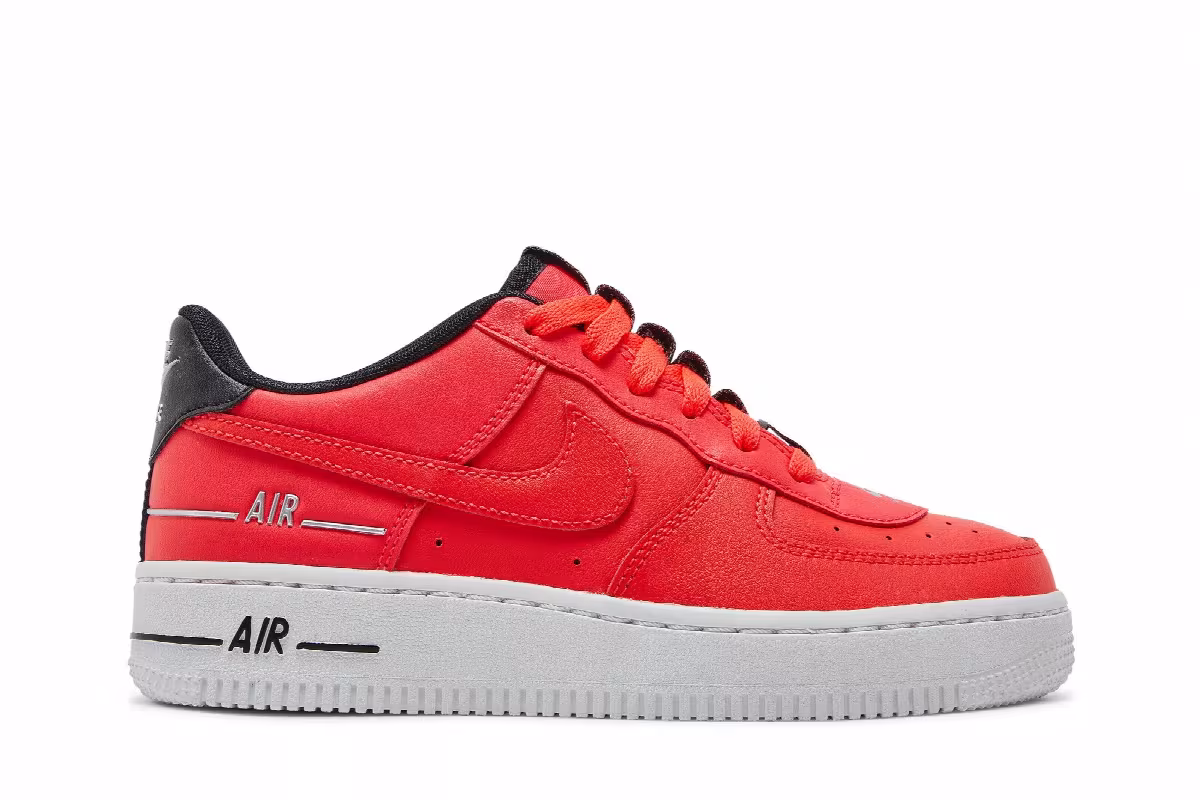 Nike Air Force 1 LV8 3 GS Laser Crimson, view 2