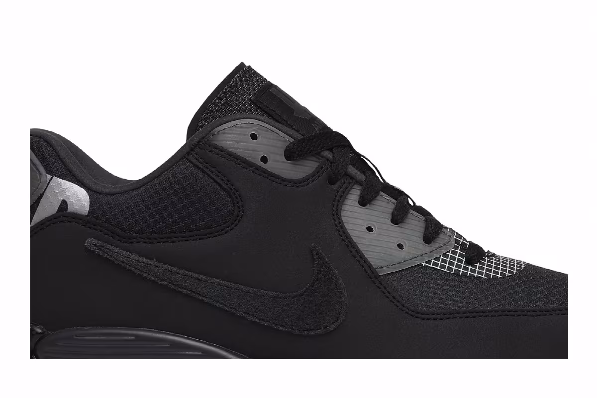 Undefeated x Nike Air Max 90 Anthracite, view 3
