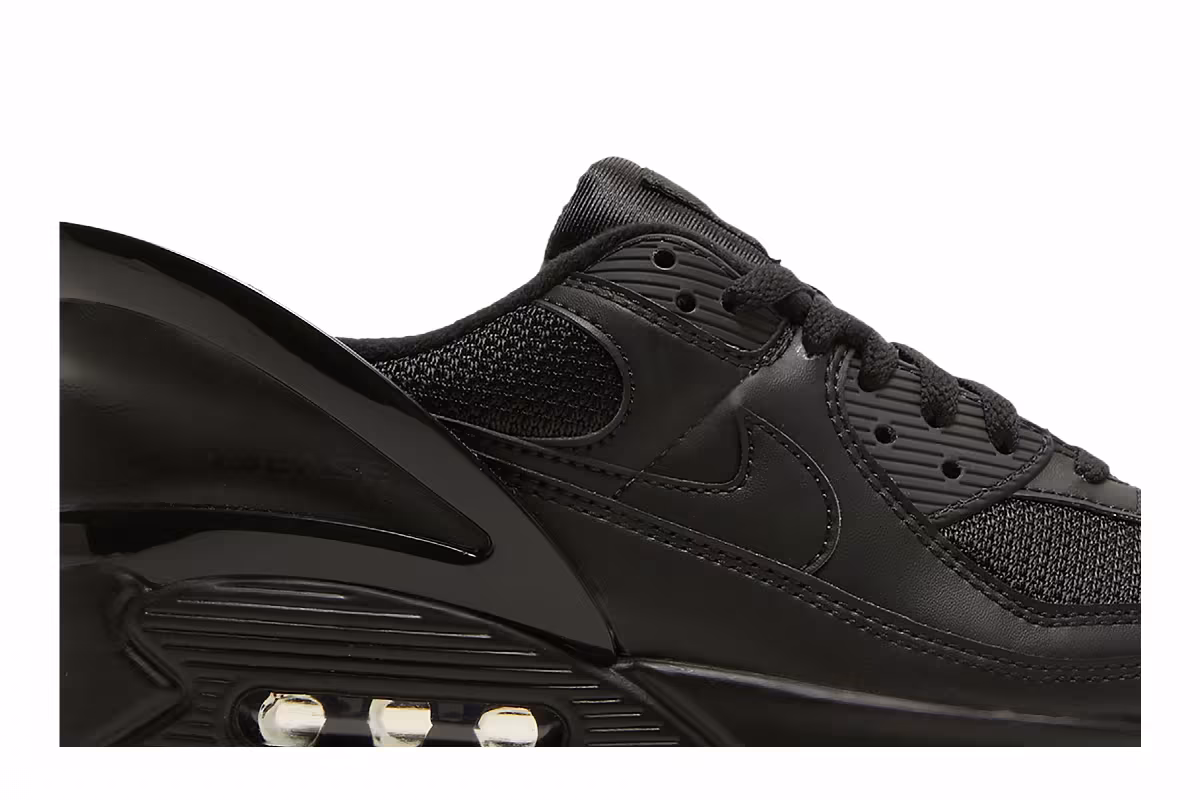 Nike Air Max 90 FlyEase Triple Black, view 3