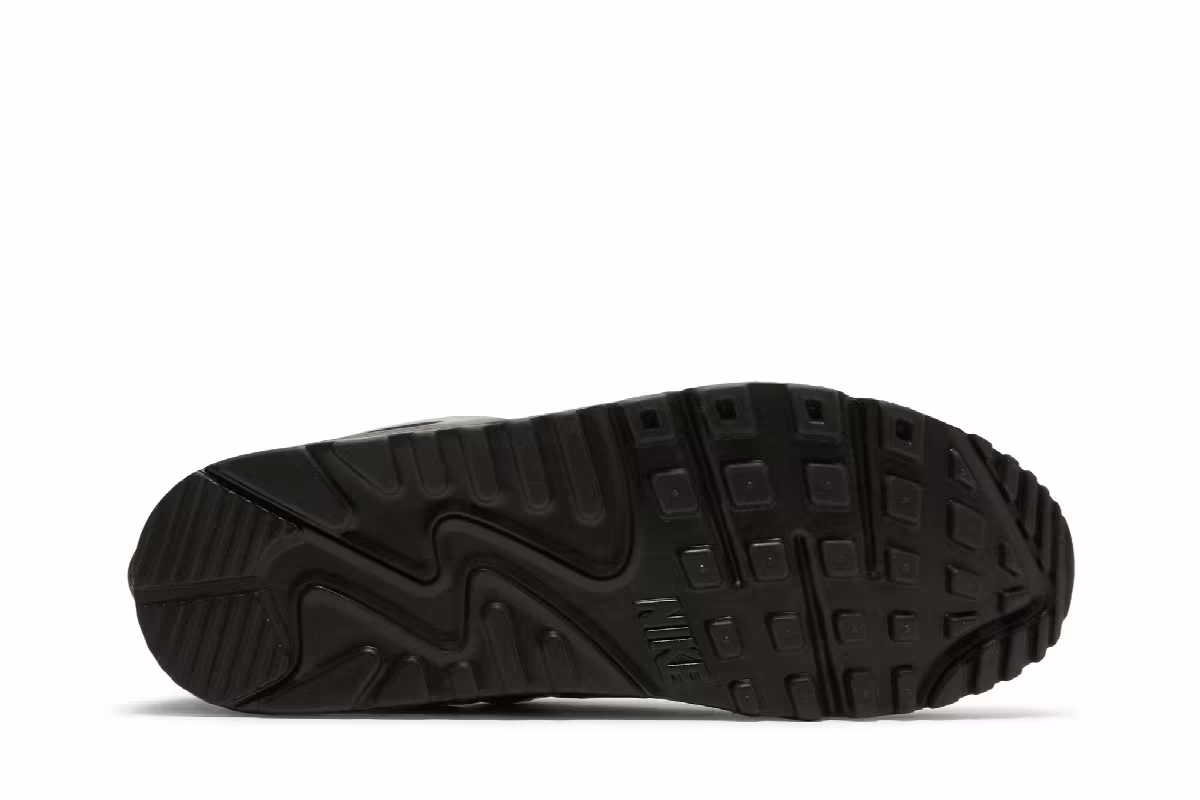 Nike Air Max 90 FlyEase Triple Black, view 5