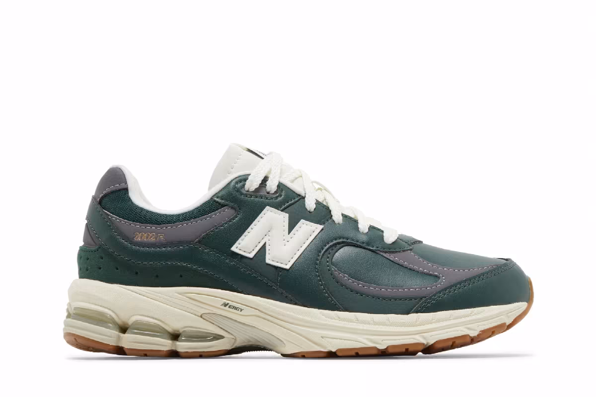New Balance 2002R Big Kid Nightwatch Green, view 2