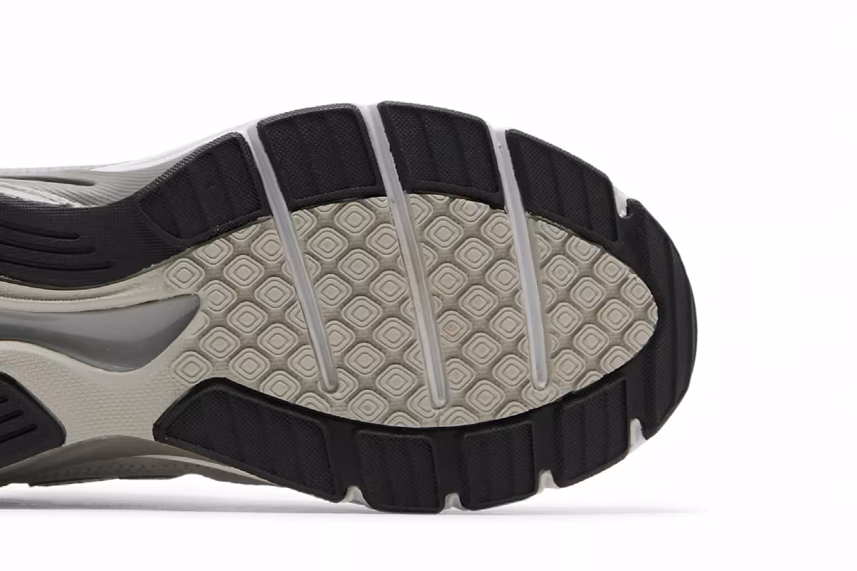 New Balance 990v3 Big Kid Grey, view 6
