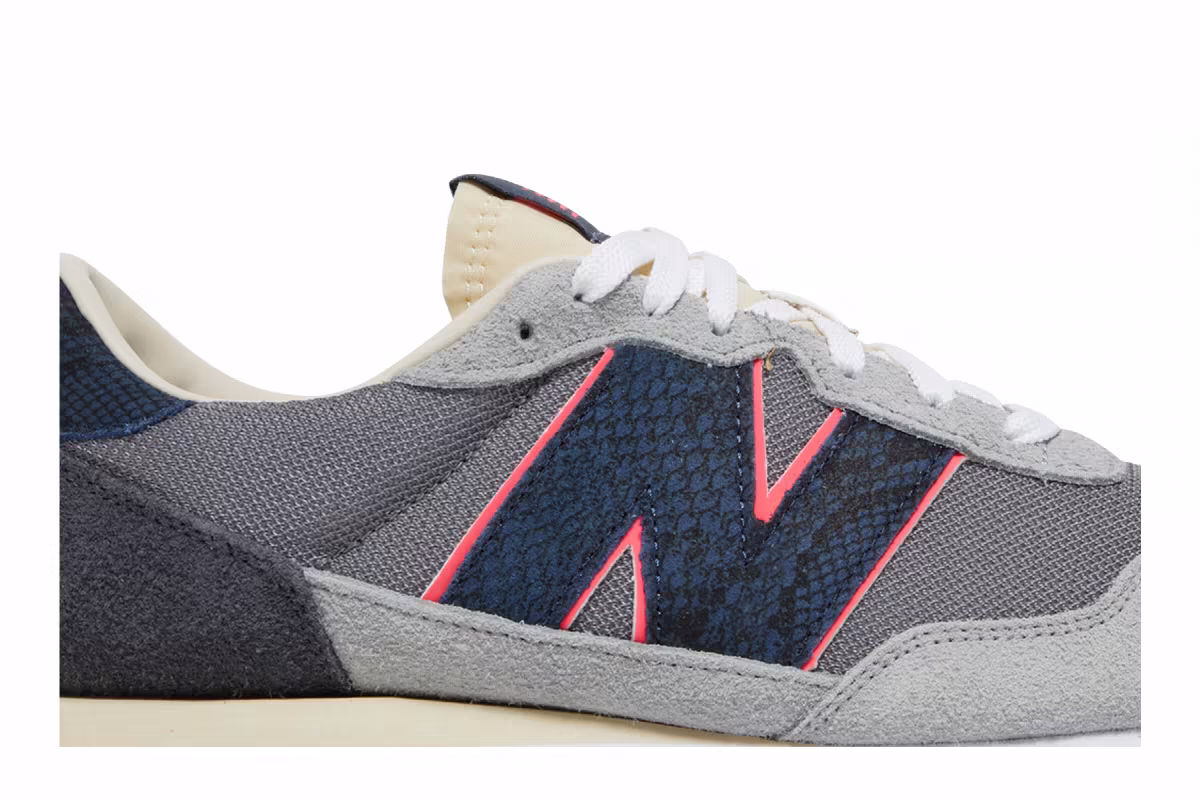 Sneakersnstuff x New Balance 237 Blue Racer, view 3