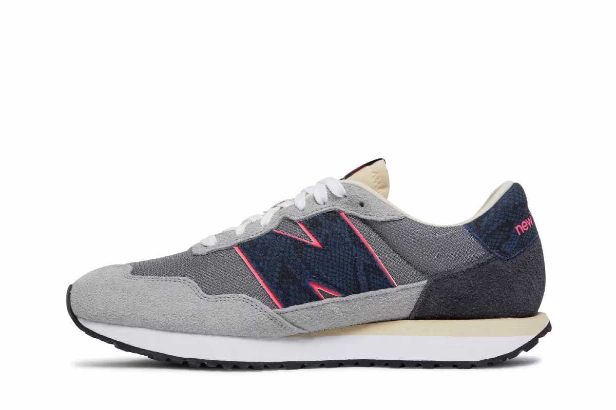 Sneakersnstuff x New Balance 237 Blue Racer, view 4