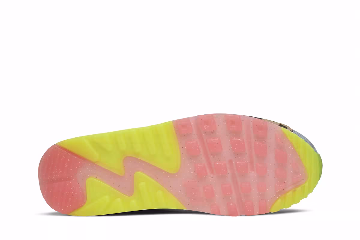 Nike Women's Air Max 90 LX Illusion Green, view 5