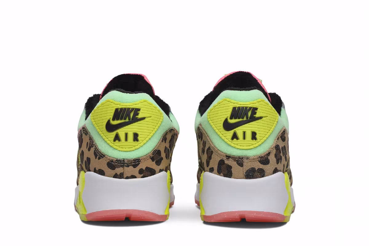 Nike Women's Air Max 90 LX Illusion Green, view 7