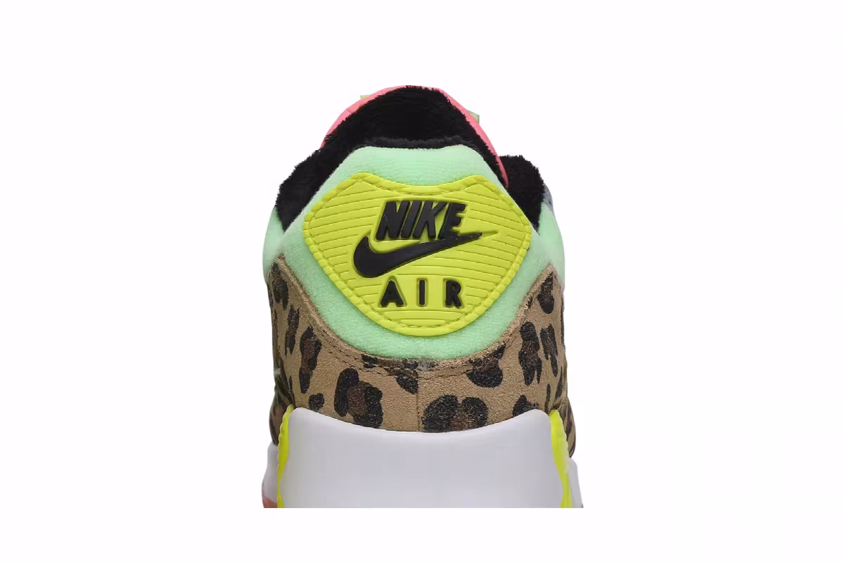 Nike Women's Air Max 90 LX Illusion Green, view 8