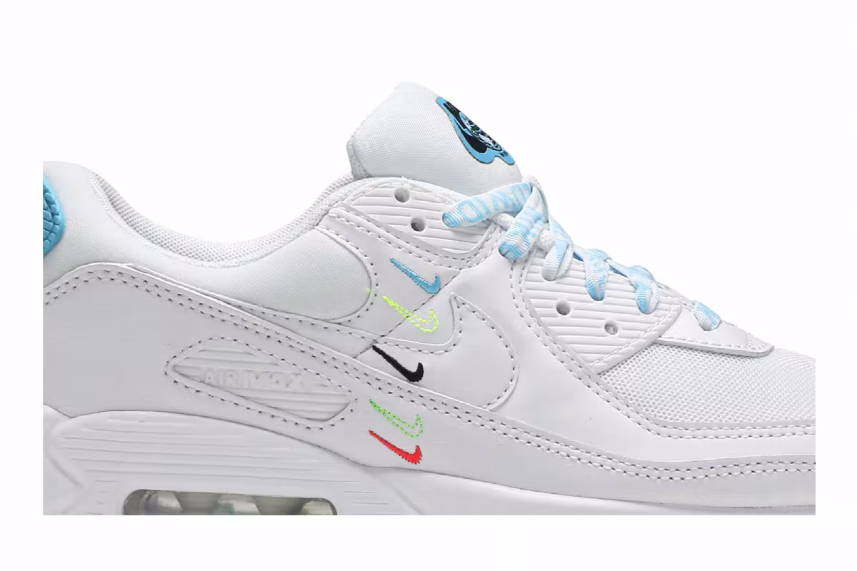 Nike Women's Air Max 90 SE Worldwide Pack, view 3