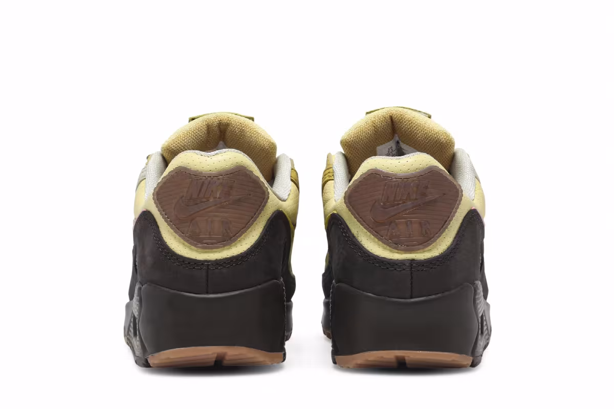 Nike Women's Air Max 90 Cuban Link, view 7