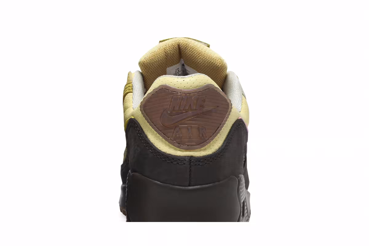 Nike Women's Air Max 90 Cuban Link, view 8