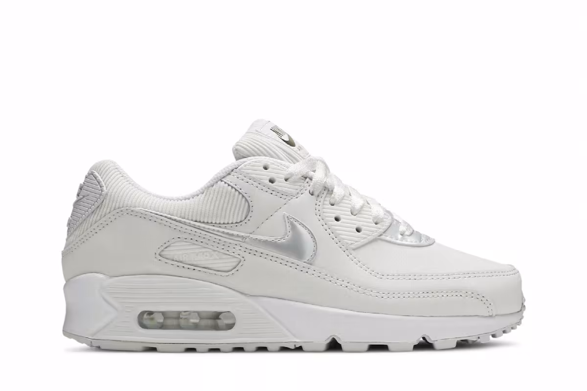 Nike Women's Air Max 90 Swoosh Chain, view 2