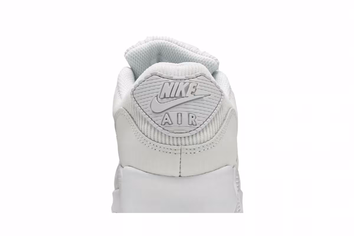 Nike Women's Air Max 90 Swoosh Chain, view 8