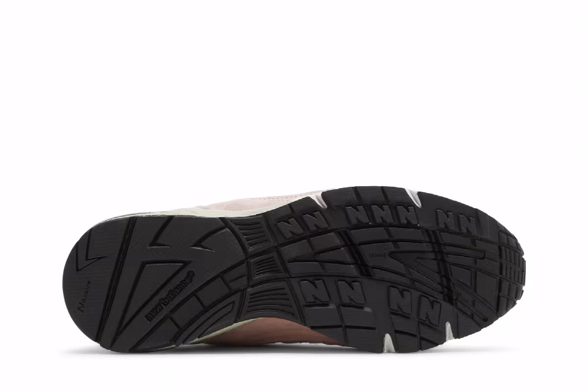 New Balance Women's 991 Made in England Pink, view 5