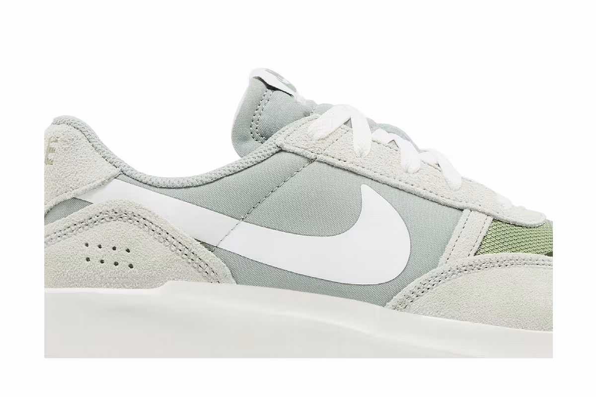 Nike Waffle Debut Jade Horizon, view 3