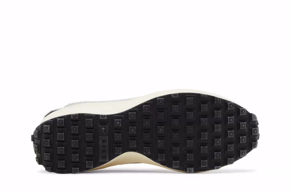 Nike Women's Waffle Debut Vintage White Vintage Green, view 5