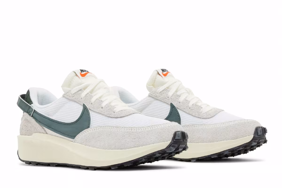 Nike Women's Waffle Debut Vintage White Vintage Green, view 9
