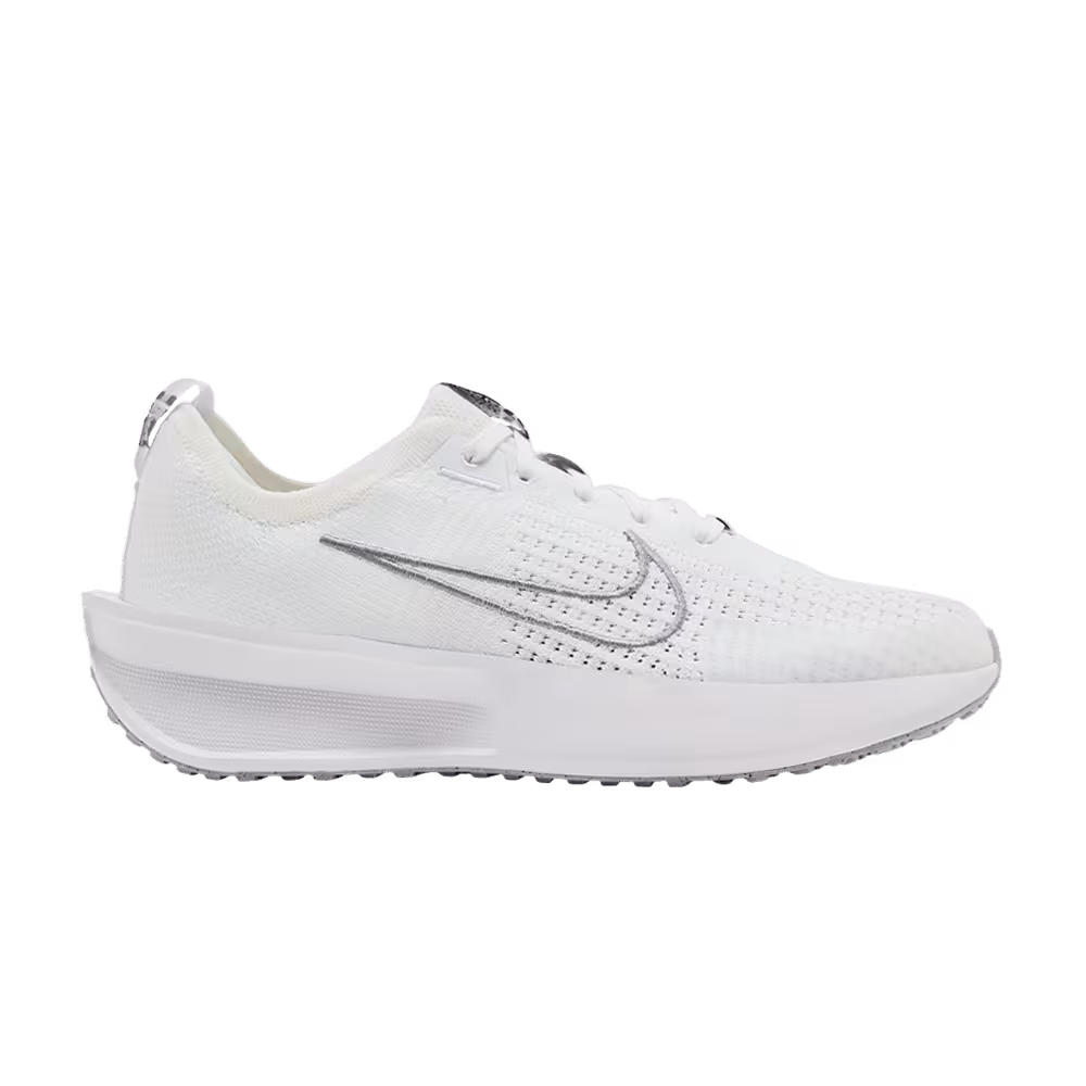 Nike Women's Interact Run White Metallic Silver