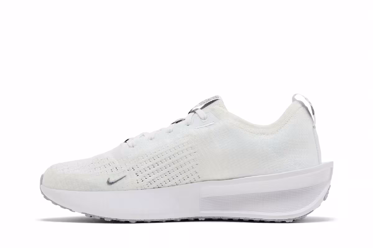Nike Women's Interact Run White Metallic Silver, view 4