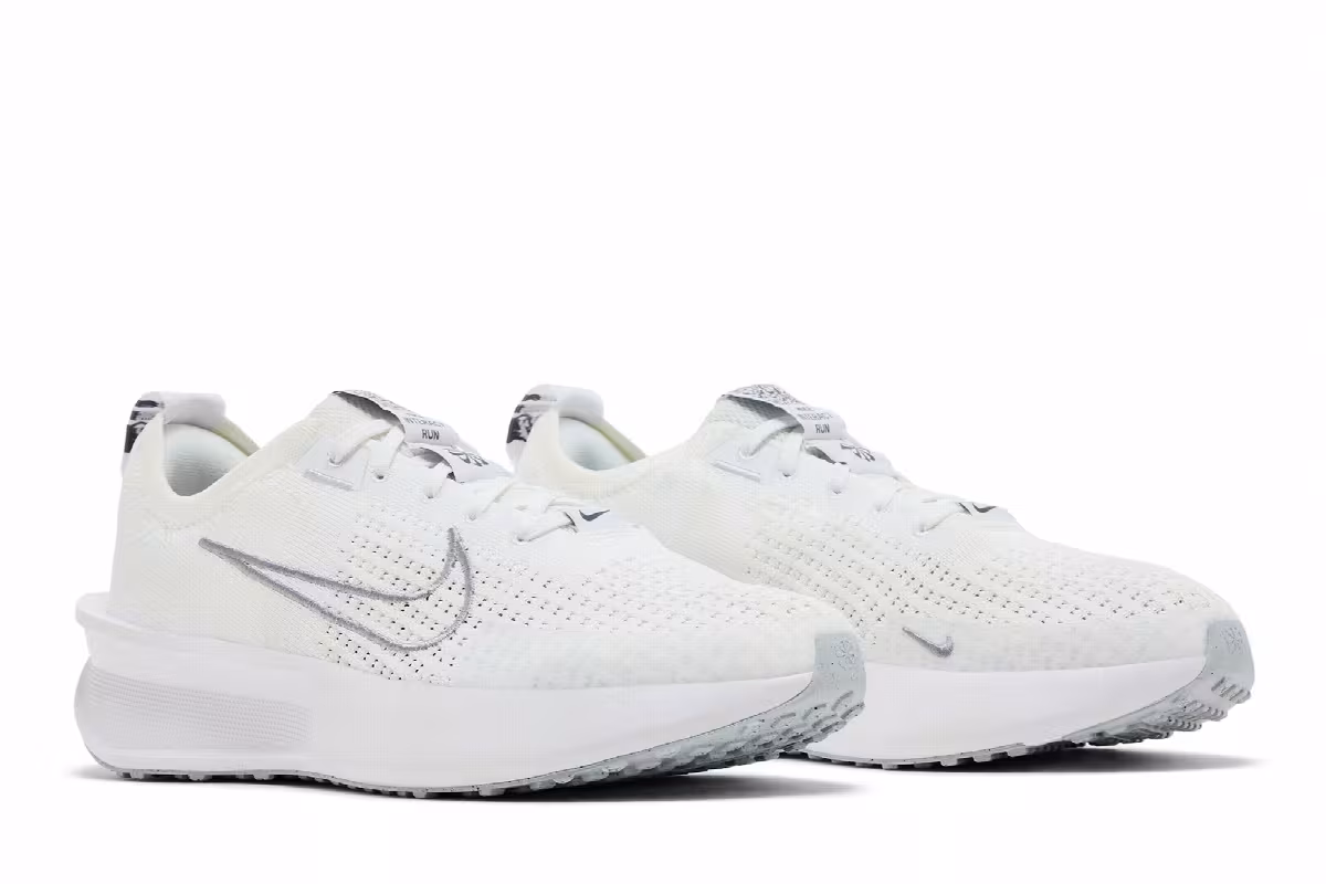 Nike Women's Interact Run White Metallic Silver, view 9