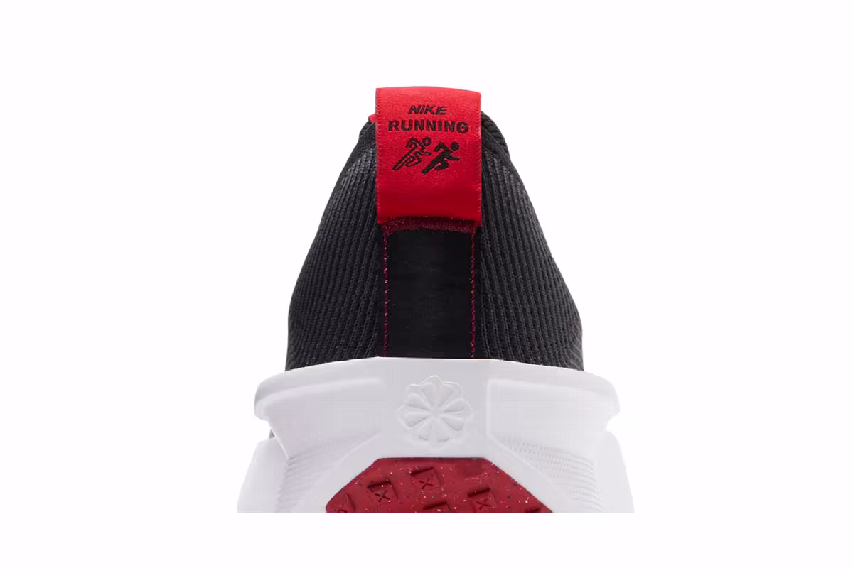 Nike Interact Run Black Fire Red, view 8
