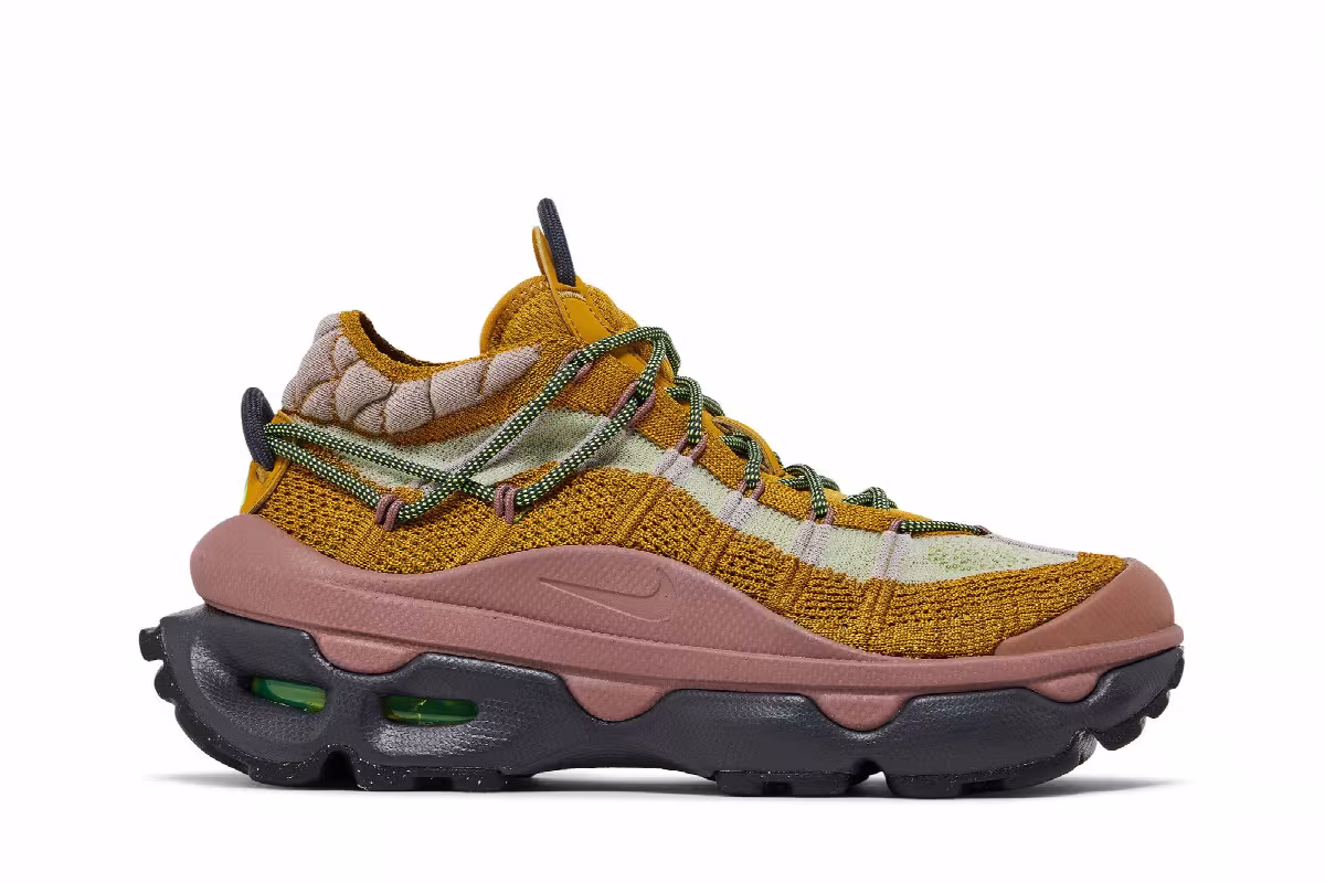 Nike Women's Air Max Flyknit Venture Bronzine Smokey Mauve, view 2