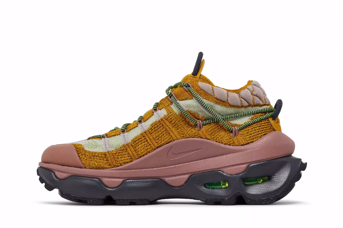 Nike Women's Air Max Flyknit Venture Bronzine Smokey Mauve, view 4