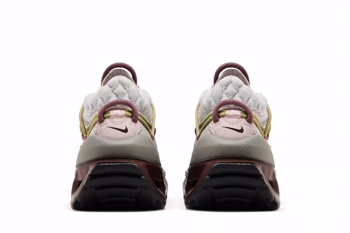 Nike Women's Air Max Flyknit Venture Platinum Violet, view 7