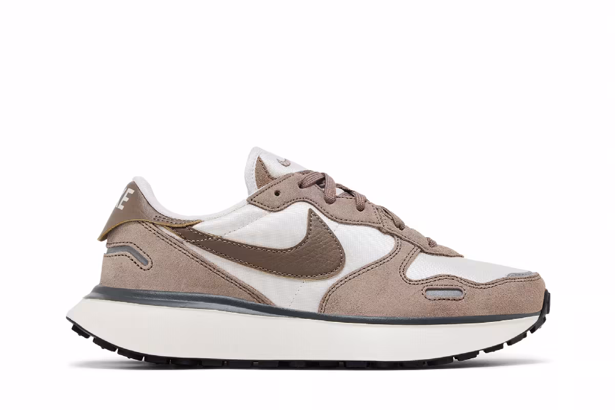 Nike Women's Phoenix Waffle Mink Brown, view 2
