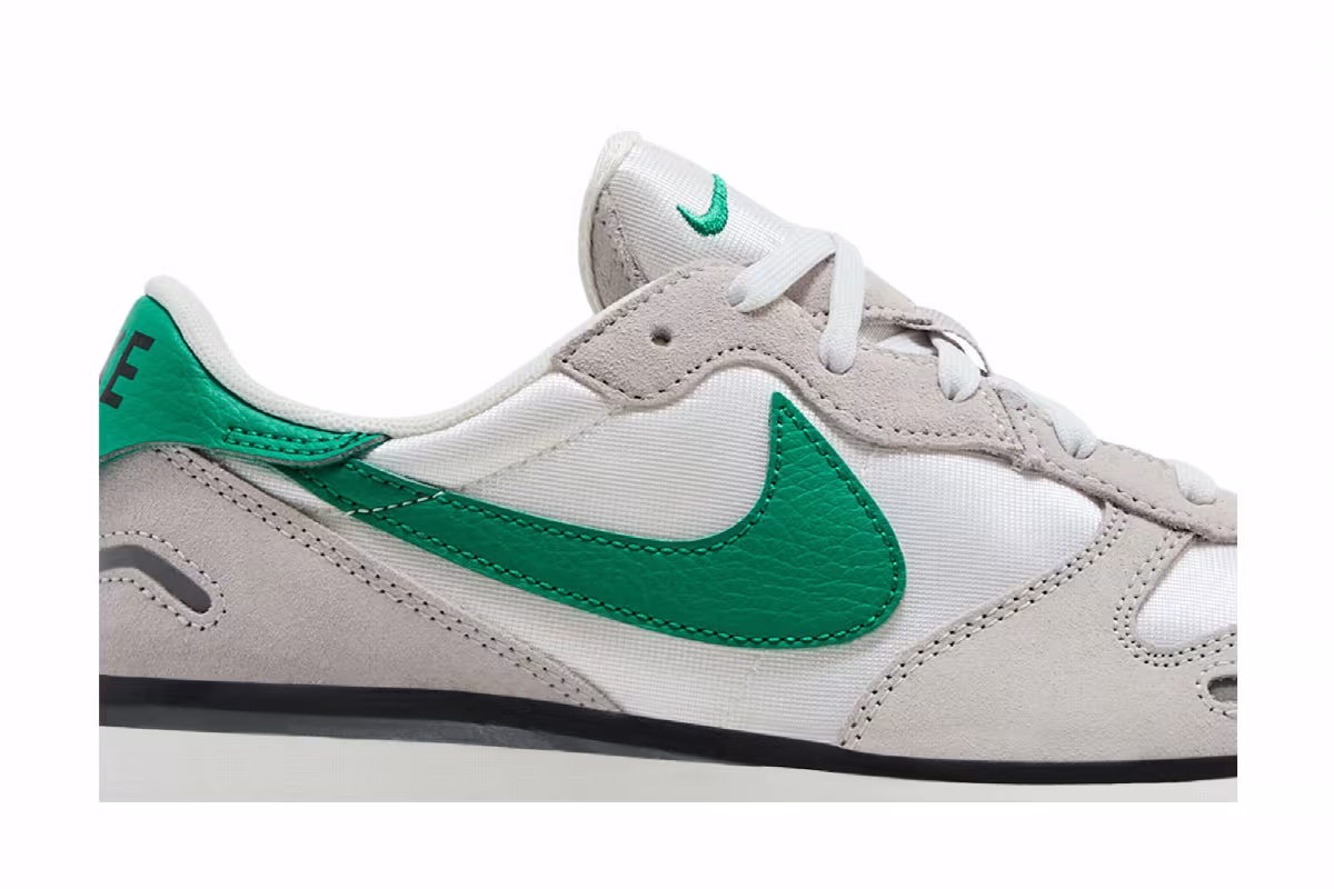 Nike Women's Phoenix Waffle Summit White Stadium Green, view 3