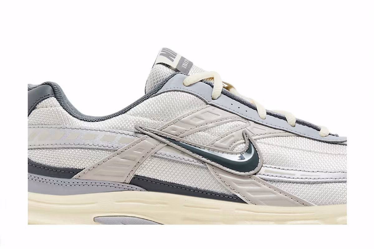 Nike Initiator Light Bone Metallic Silver, view 3