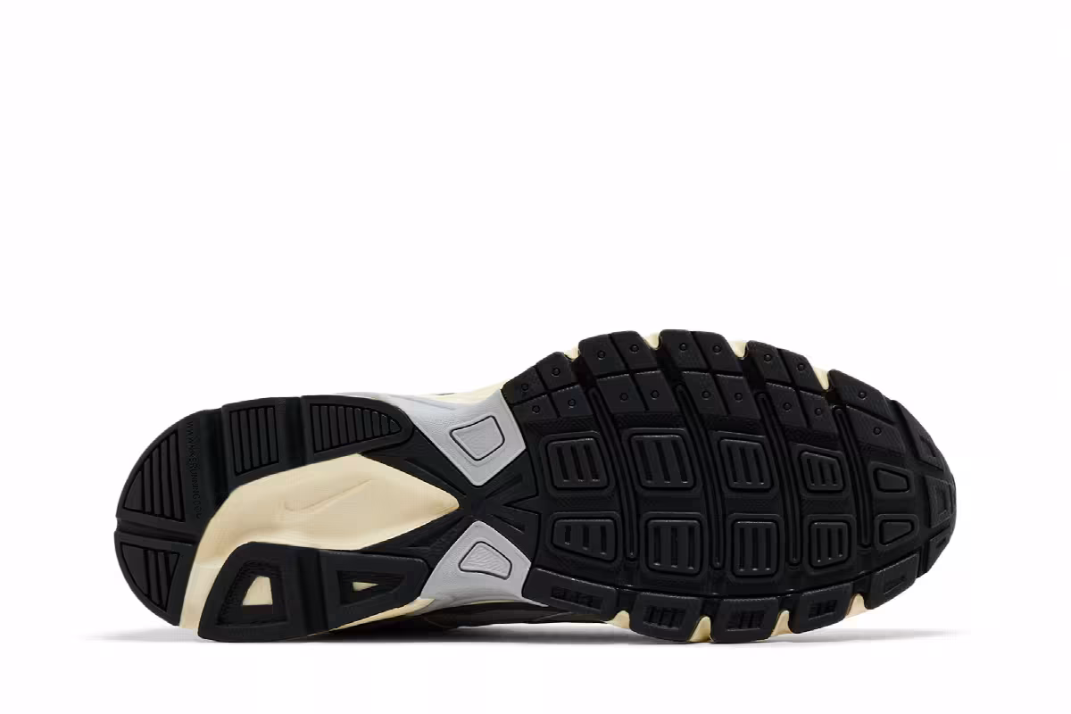 Nike Initiator Light Bone Metallic Silver, view 5