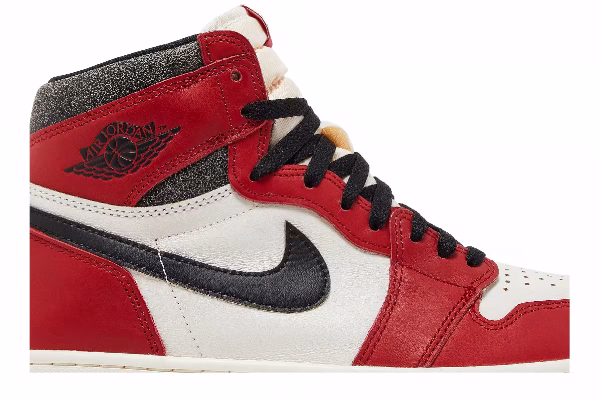 Air Jordan 1 High OG Chicago Lost & Found, view 3