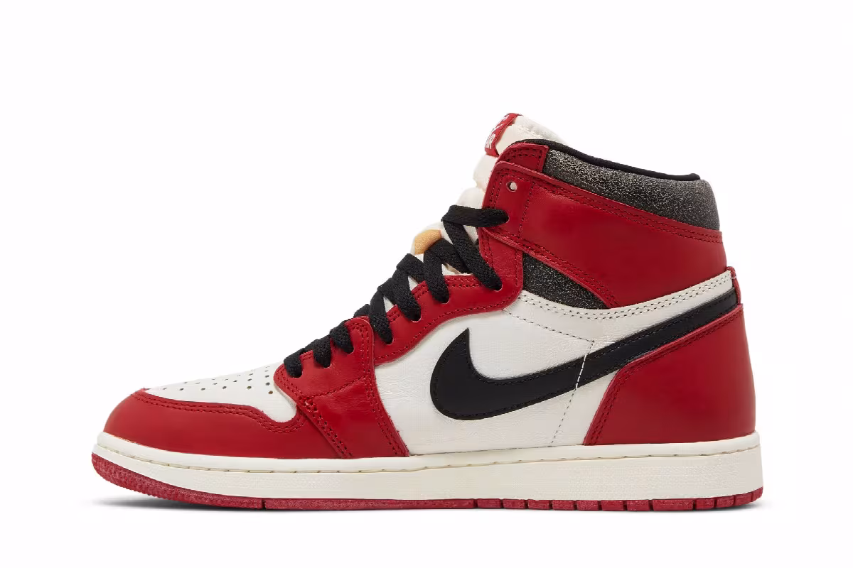 Air Jordan 1 High OG Chicago Lost & Found, view 4