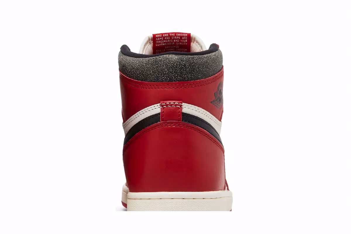 Air Jordan 1 High OG Chicago Lost & Found, view 8
