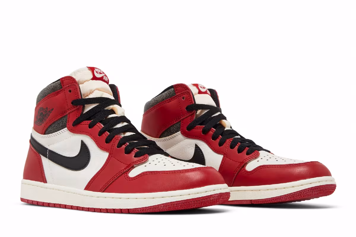 Air Jordan 1 High OG Chicago Lost & Found, view 9