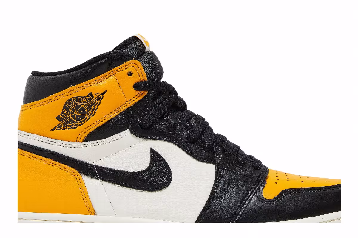 Air Jordan 1 High OG Yellow Toe, view 3