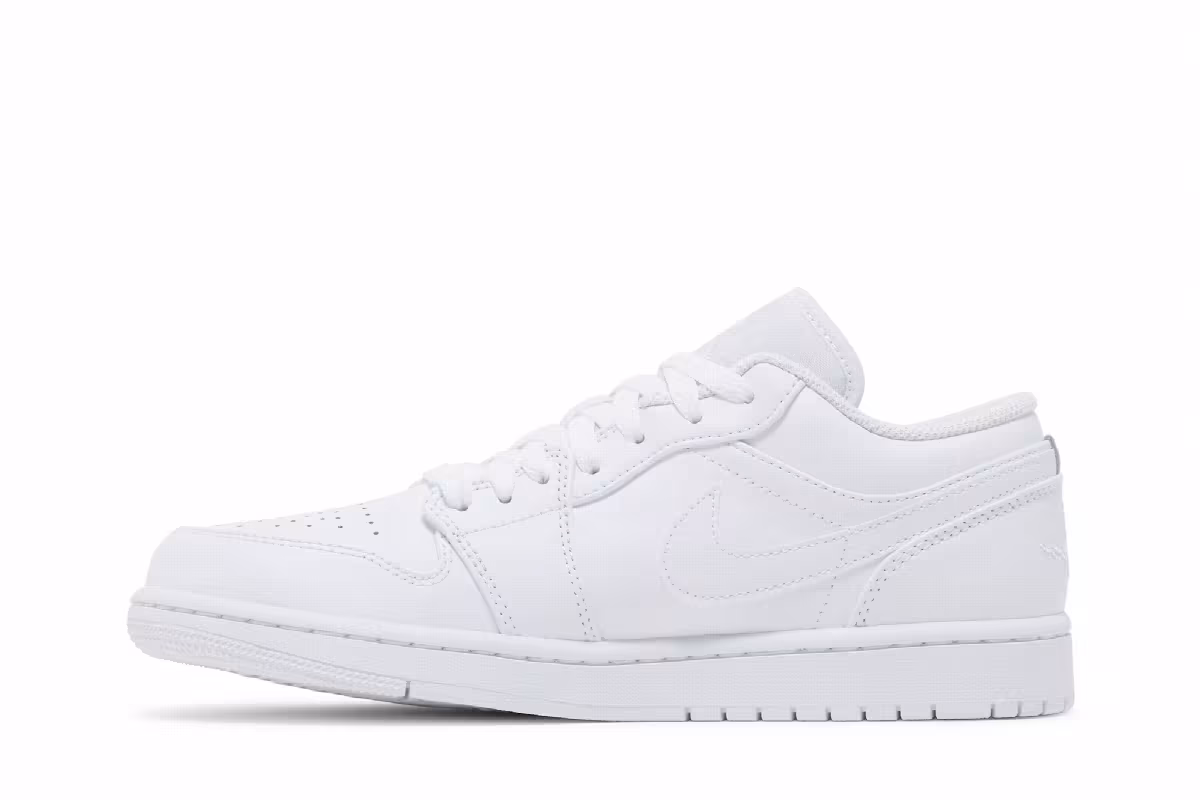 Air Jordan 1 Low Triple White 2022, view 4