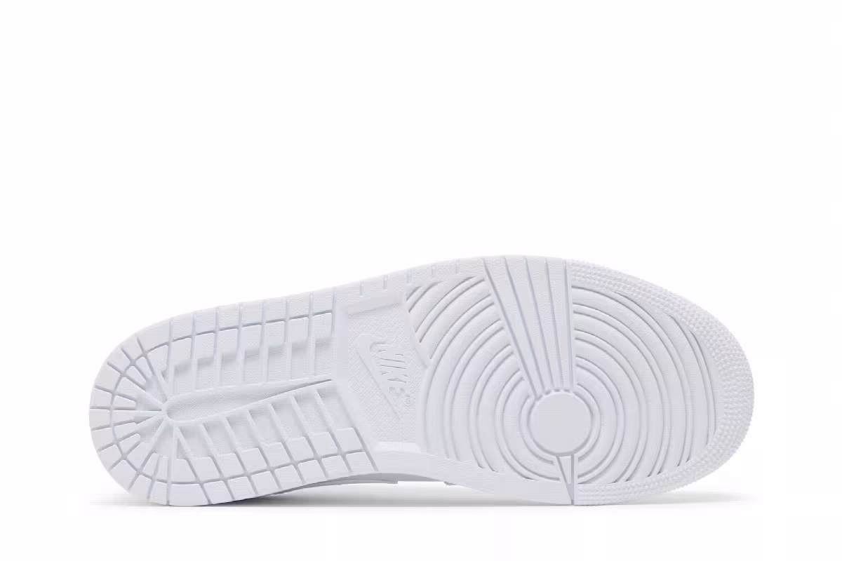 Air Jordan 1 Low Triple White 2022, view 5