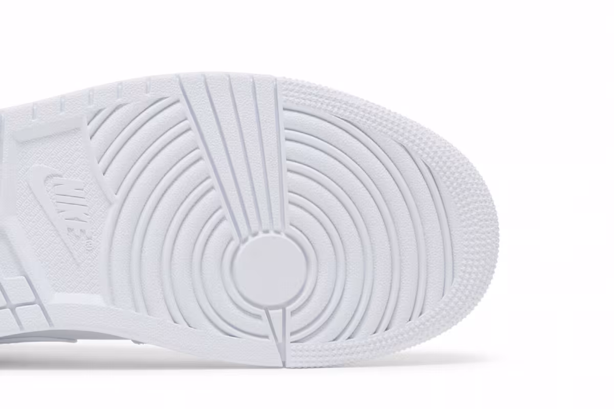 Air Jordan 1 Low Triple White 2022, view 6