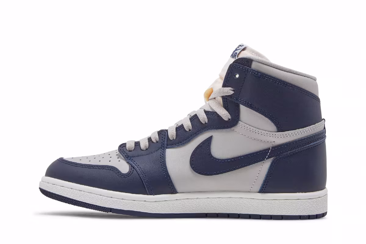 Air Jordan 1 High Georgetown, view 4
