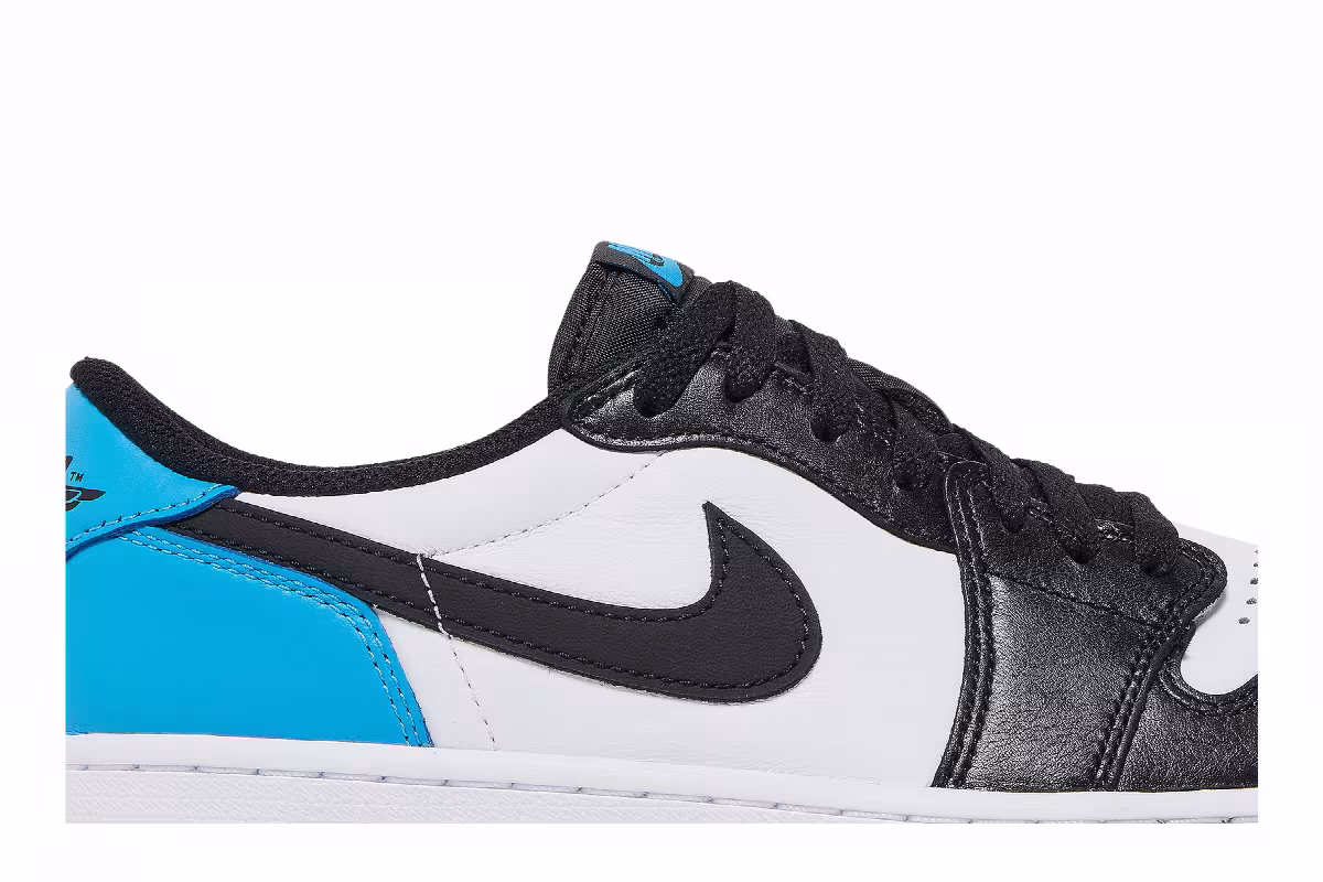 Air Jordan 1 Low OG UNC, view 3
