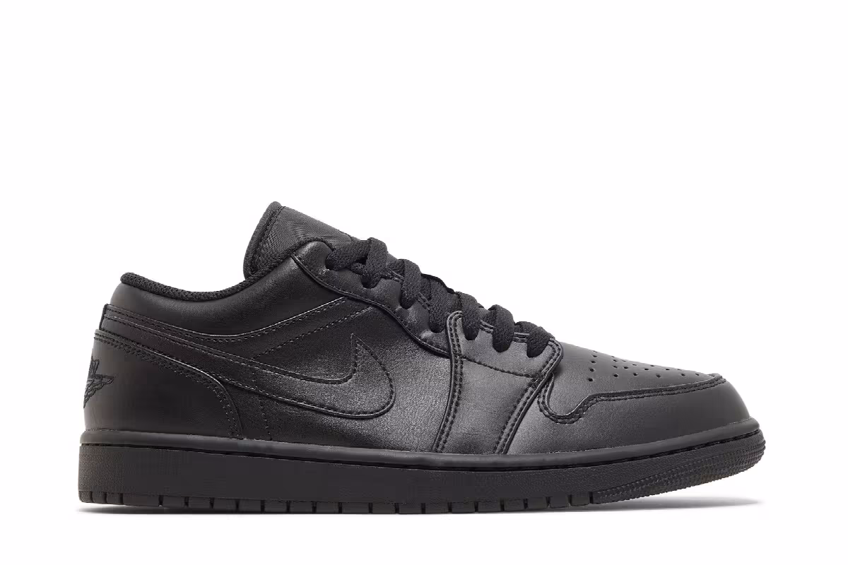 Air Jordan 1 Low Triple Black 2022, view 2