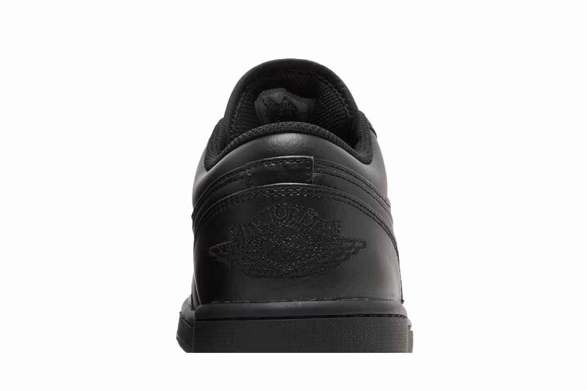 Air Jordan 1 Low Triple Black 2022, view 8