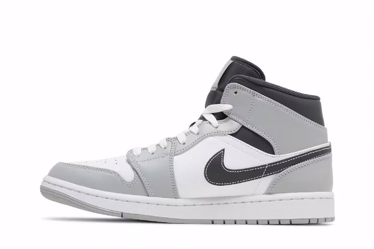Air Jordan 1 Mid Light Smoke Grey, view 4