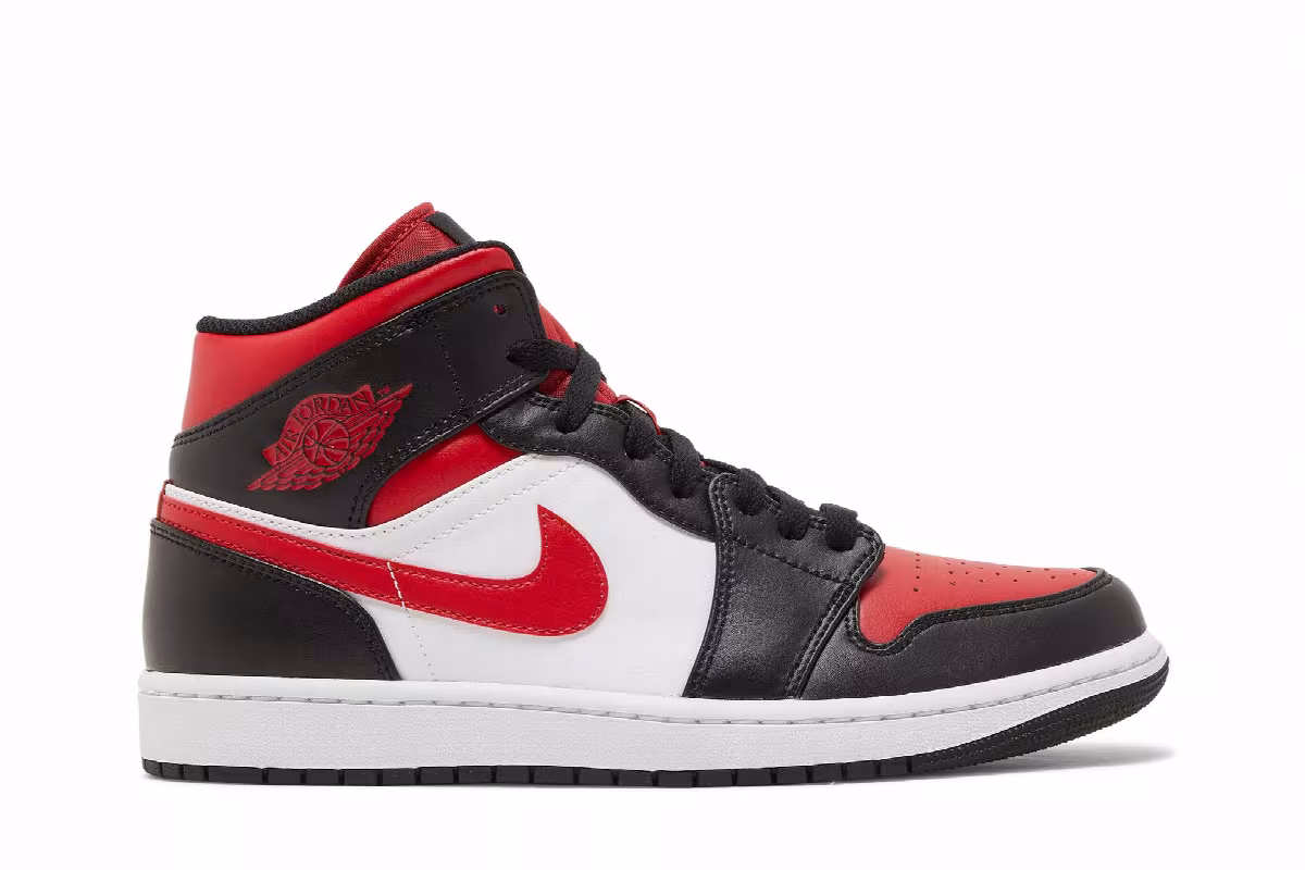 Air Jordan 1 Mid Bred Toe, view 2