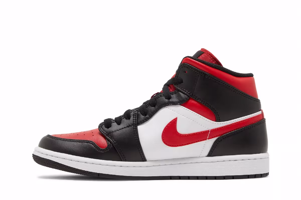 Air Jordan 1 Mid Bred Toe, view 4