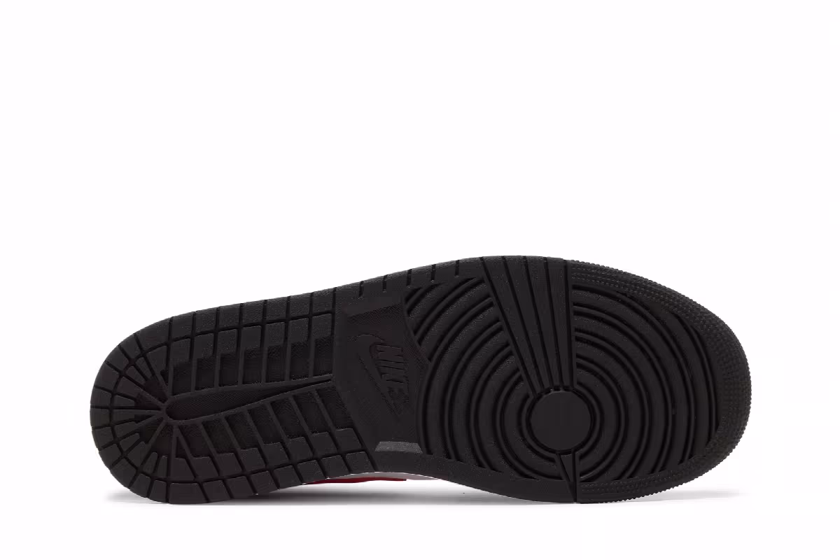 Air Jordan 1 Mid Bred Toe, view 5